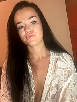 Snapshot of English-Chloe96 chatting on 10-17-25, 04:37 English-Chloe96 online show from 10-17-25, 04:37