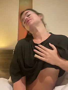 Snapshot of English-Chloe96 chatting on 11-03-25, 05:31 English-Chloe96 online show from 11-03-25, 05:31