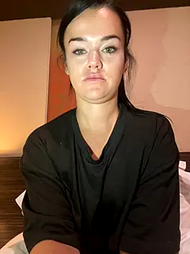 Snapshot of English-Chloe96 chatting on 11-08-25, 08:03 English-Chloe96 online show from 11-08-25, 08:03