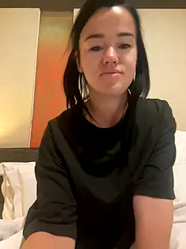 Snapshot of English-Chloe96 chatting on 11-15-25, 04:43 English-Chloe96 online show from 11-15-25, 04:43