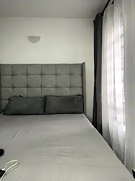 prettiepearl online show from 10-19-25, 08:59