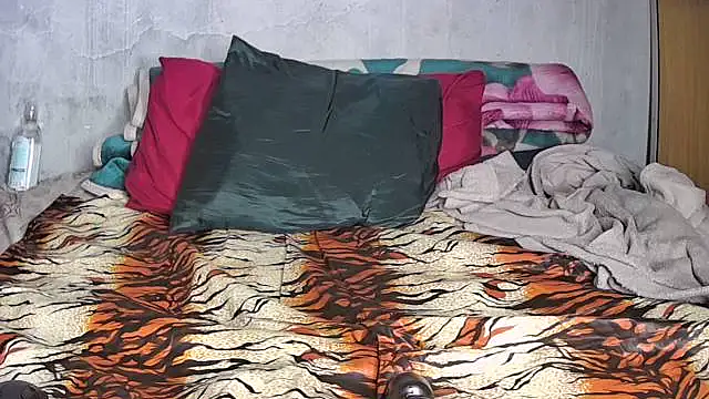 Snapshot of Sexyebonyxxx87 chatting on 10-18-25, 07:14 Sexyebonyxxx87 online show from 10-18-25, 07:14