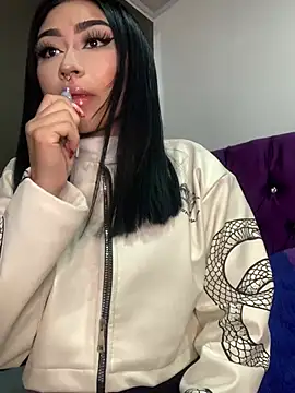 Natasha 22z online show from 12-19-24, 01:51