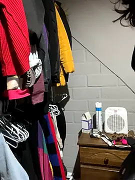 missaaprilv online show from 10-02-25, 03:57