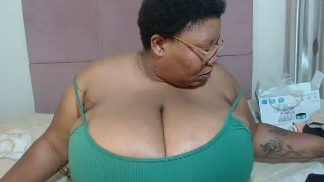 DAIRYBELLELIZxx online show from 12-13-24, 05:21