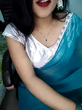 Snapshot of karishma chatting on 12-23-24, 06:05 karishma online show from 12-23-24, 06:05