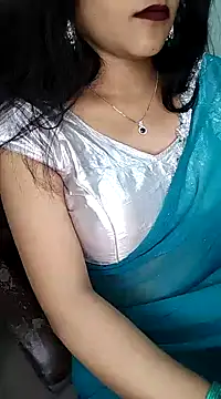 Snapshot of karishma chatting on 12-24-24, 02:32 karishma online show from 12-24-24, 02:32