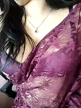 Snapshot of karishma chatting on 12-27-24, 09:06 karishma online show from 12-27-24, 09:06