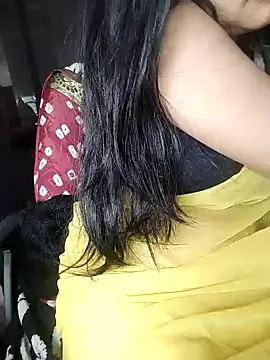 Snapshot of karishma chatting on 01-02-25, 11:06 karishma online show from 01-02-25, 11:06