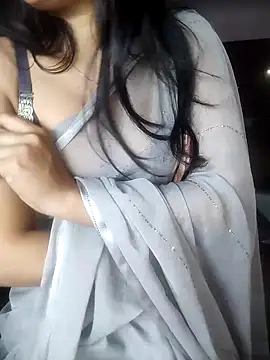 Snapshot of karishma chatting on 01-06-25, 12:35 karishma online show from 01-06-25, 12:35