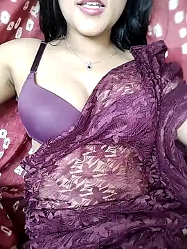 Snapshot of karishma chatting on 01-07-25, 04:59 karishma online show from 01-07-25, 04:59