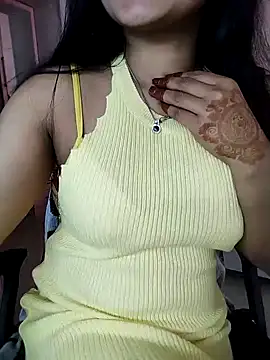 Snapshot of karishma chatting on 01-09-25, 07:52 karishma online show from 01-09-25, 07:52