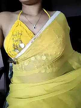 Snapshot of karishma chatting on 01-09-25, 02:40 karishma online show from 01-09-25, 02:40