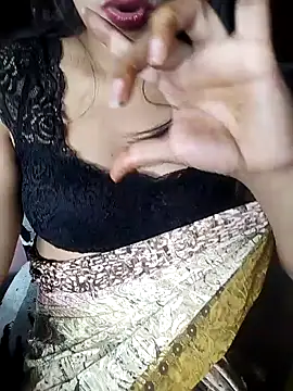 Snapshot of karishma chatting on 01-22-25, 02:14 karishma online show from 01-22-25, 02:14