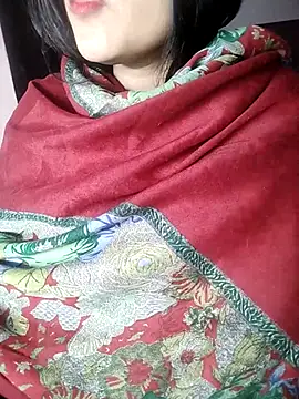 Snapshot of karishma chatting on 02-07-25, 10:41 karishma online show from 02-07-25, 10:41