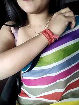Snapshot of karishma chatting on 02-09-25, 06:37 karishma online show from 02-09-25, 06:37