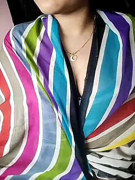 Snapshot of karishma chatting on 02-09-25, 11:15 karishma online show from 02-09-25, 11:15