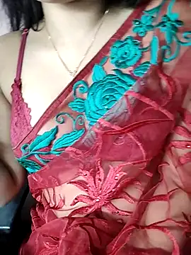 Snapshot of karishma chatting on 02-14-25, 05:14 karishma online show from 02-14-25, 05:14