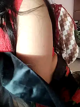 Snapshot of karishma chatting on 02-16-25, 02:53 karishma online show from 02-16-25, 02:53