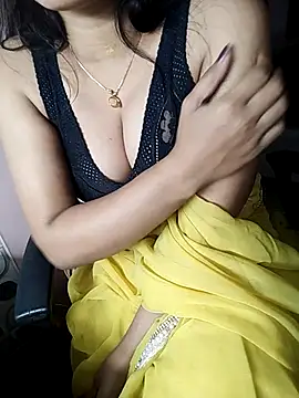 Snapshot of karishma chatting on 02-20-25, 04:14 karishma online show from 02-20-25, 04:14