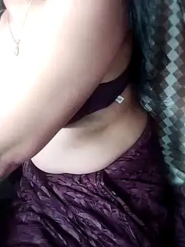 Snapshot of karishma chatting on 03-16-25, 04:01 karishma online show from 03-16-25, 04:01