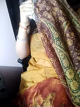 Snapshot of karishma chatting on 03-21-25, 11:56 karishma online show from 03-21-25, 11:56