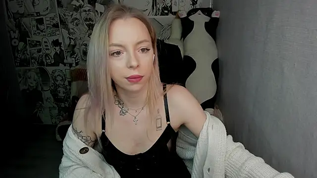 Snapshot of Martha_Cameron chatting on 01-08-25, 11:41 Martha Cameron online show from 01-08-25, 11:41