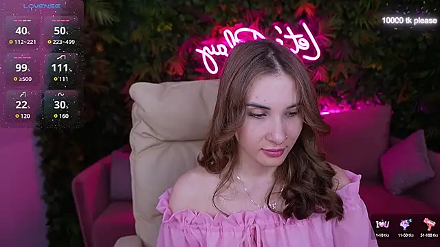 Snapshot of JennyyLuv chatting on 03-11-25, 08:09 JennyyLuv online show from 03-11-25, 08:09