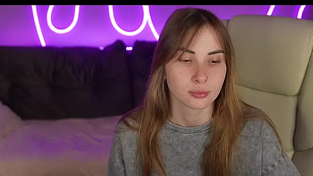 Snapshot of JennyyLuv chatting on 11-11-25, 09:48 JennyyLuv online show from 11-11-25, 09:48