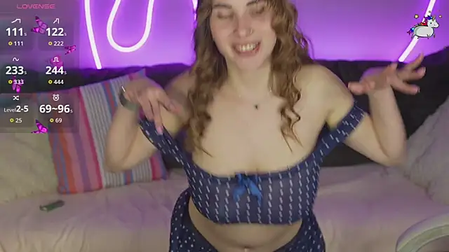 Snapshot of JennyyLuv chatting on 11-16-25, 03:39 JennyyLuv online show from 11-16-25, 03:39