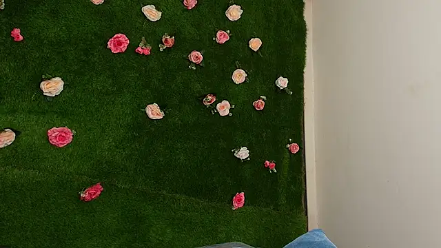 Snapshot of Huge_Titties_ chatting on 04-11-26, 07:45 Huge Titties online show from 04-11-26, 07:45