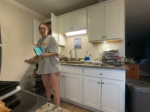 Snapshot of MissSwitch chatting on 11-27-25, 01:35 MissSwitch online show from 11-27-25, 01:35