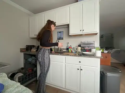 Snapshot of MissSwitch chatting on 12-14-25, 07:51 MissSwitch online show from 12-14-25, 07:51