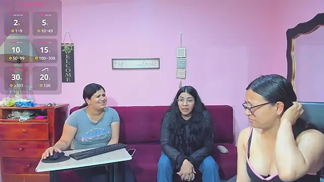 Snapshot of Luna_Star_Sl chatting on 11-20-25, 01:33 Luna Star Sl online show from 11-20-25, 01:33