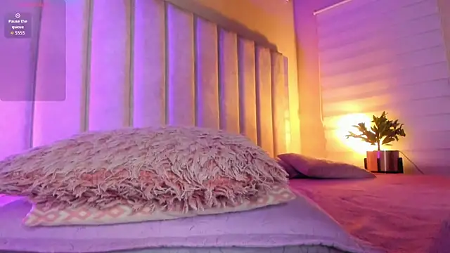 lil hanna18 online show from 10-15-25, 10:04