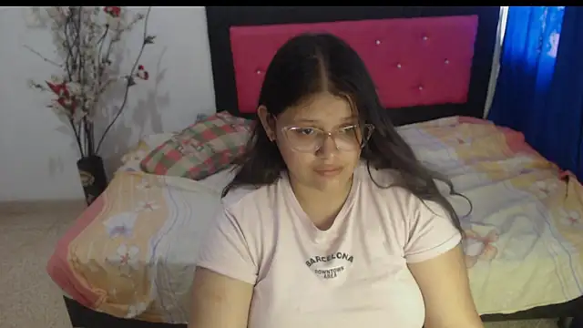 Snapshot of angel_barbie_1 chatting on 09-27-25, 02:55 angel barbie 1 online show from 09-27-25, 02:55