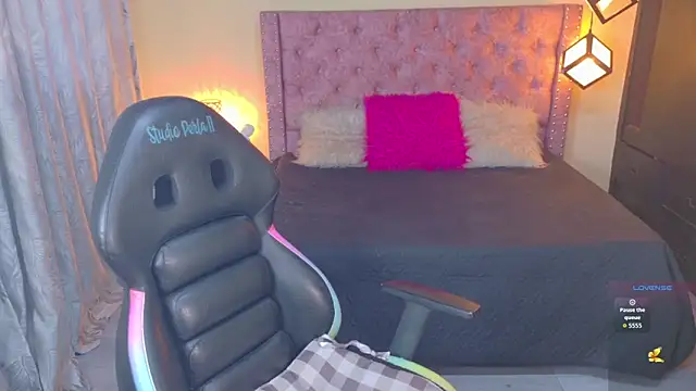 Snapshot of Scarllett_BDSM chatting on 11-16-25, 10:26 Scarllett BDSM online show from 11-16-25, 10:26