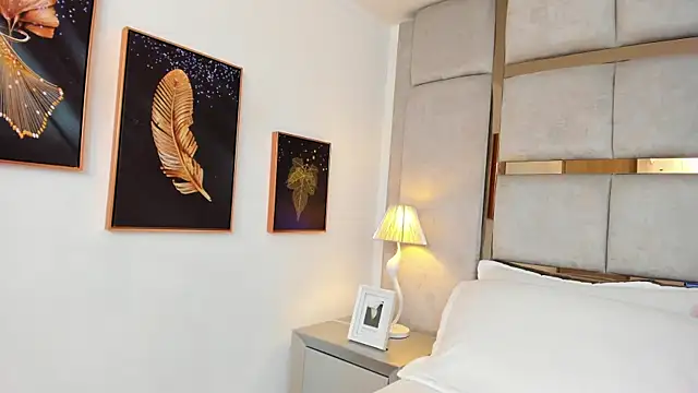 AmbarJensen online show from 01-11-26, 01:16