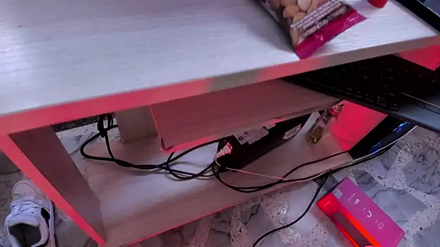 Snapshot of anniemayerx_ chatting on 01-23-25, 04:04 anniemayerx online show from 01-23-25, 04:04