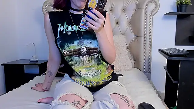 Snapshot of AlexaFoxy18 chatting on 12-03-24, 03:52 AlexaFoxy18 online show from 12-03-24, 03:52