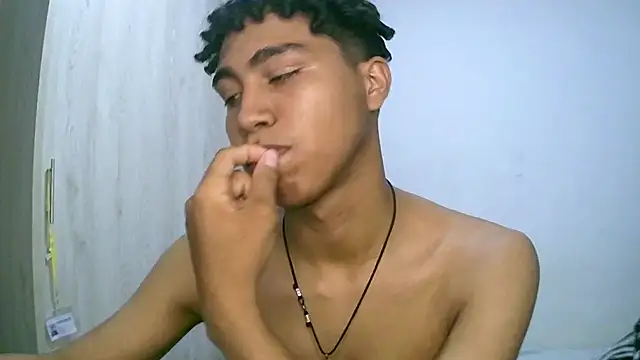 Snapshot of sexy_diamante_ chatting on 11-05-25, 12:10 sexy diamante online show from 11-05-25, 12:10