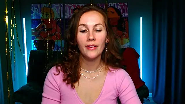Snapshot of MichelleOrtis chatting on 12-28-24, 01:59 MichelleOrtis online show from 12-28-24, 01:59