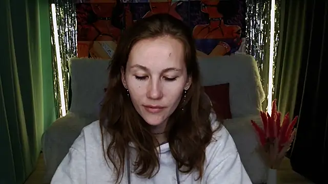 Snapshot of MichelleOrtis chatting on 02-06-25, 01:32 MichelleOrtis online show from 02-06-25, 01:32