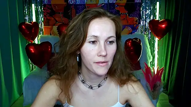 Snapshot of MichelleOrtis chatting on 02-13-25, 04:39 MichelleOrtis online show from 02-13-25, 04:39