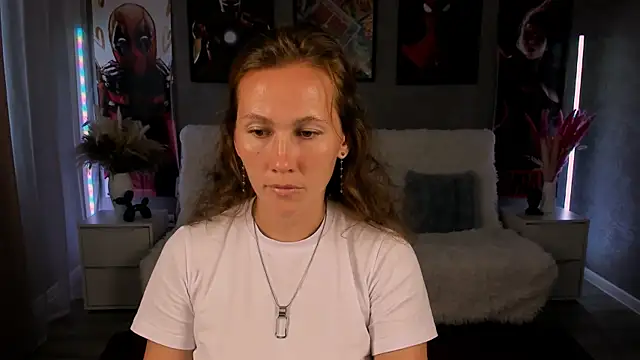 Snapshot of MichelleOrtis chatting on 09-18-25, 12:29 MichelleOrtis online show from 09-18-25, 12:29