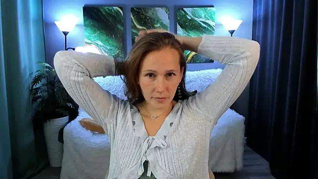 Snapshot of MichelleOrtis chatting on 09-29-25, 01:16 MichelleOrtis online show from 09-29-25, 01:16
