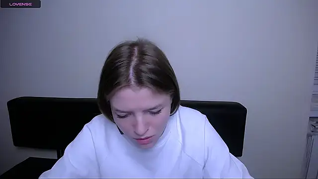 Snapshot of MissOliviaa_ chatting on 12-10-24, 04:38 MissOliviaa online show from 12-10-24, 04:38