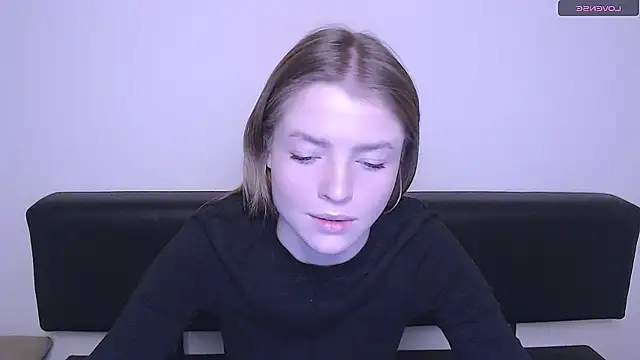 Snapshot of MissOliviaa_ chatting on 12-15-24, 11:12 MissOliviaa online show from 12-15-24, 11:12