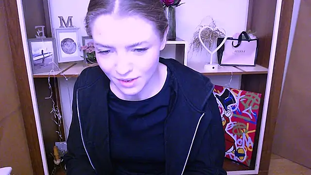 Snapshot of MissOliviaa_ chatting on 12-24-24, 10:55 MissOliviaa online show from 12-24-24, 10:55