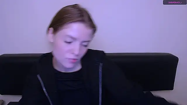 Snapshot of MissOliviaa_ chatting on 12-27-24, 11:06 MissOliviaa online show from 12-27-24, 11:06